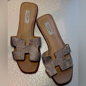 STEVEN New York | ladies Hadyn rhinestone slide sandal. Size: 9.5